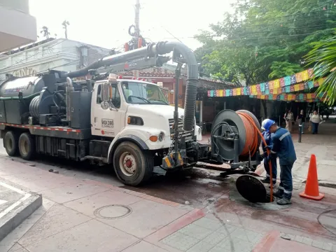 Vehículo succión-presión