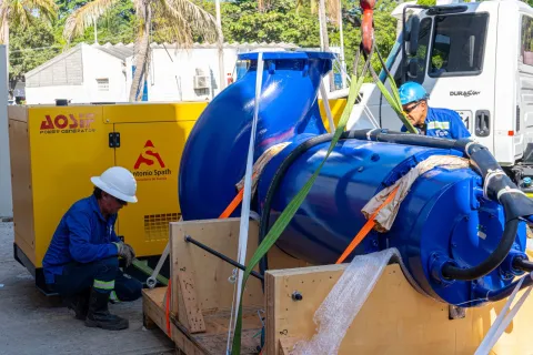 Dos nuevos equipos de bombeo llegan a Essmar a reforzar la Ebar Norte