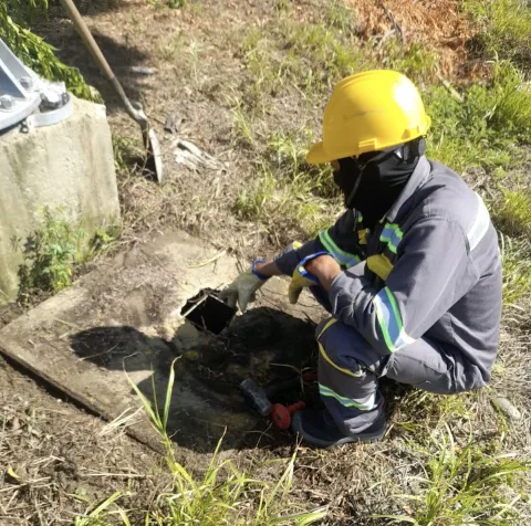 Aumento de hurtos al sistema eléctrico afectan operación del alumbrado público en Santa Marta